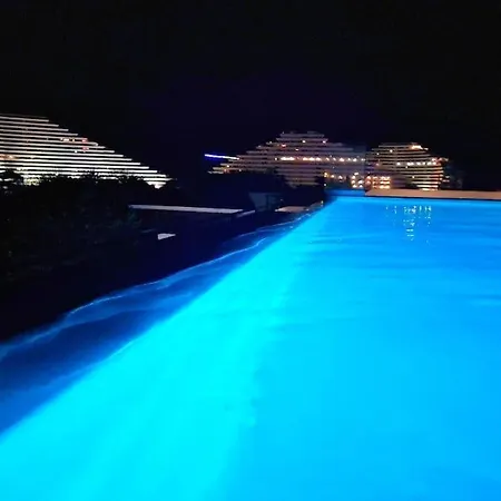 Appartamento Bien Design Avec Jacuzzi Et Piscine Villeneuve-Loubet