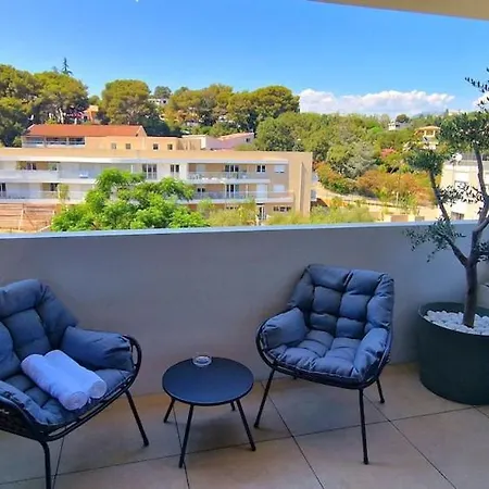 Bien Design Avec Jacuzzi Et Piscine *