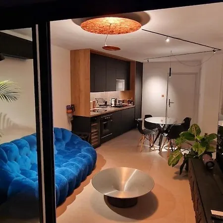 Bien Design Avec Jacuzzi Et Piscine Villeneuve-Loubet