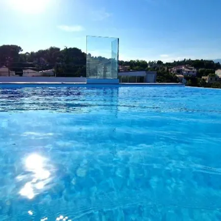아파트 Bien Design Avec Jacuzzi Et Piscine