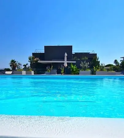 Апартаменты Bien Design Avec Jacuzzi Et Piscine Вильнёв-Лубе