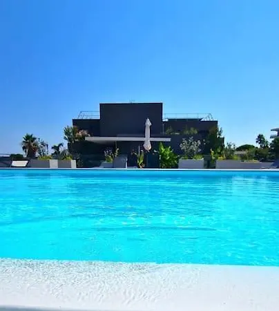 아파트 Bien Design Avec Jacuzzi Et Piscine 빌뇌브루베