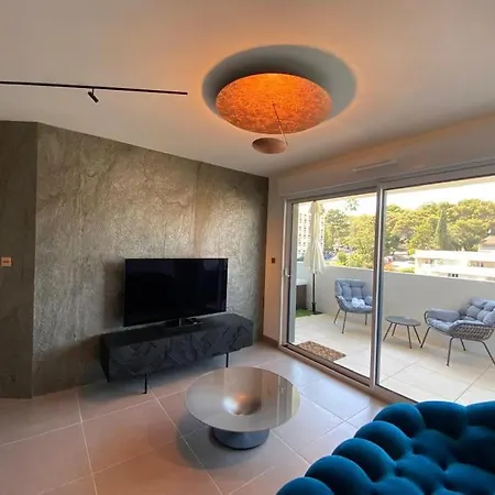 Bien Design Avec Jacuzzi Et Piscine