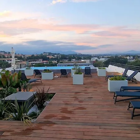 Апартаменты Bien Design Avec Jacuzzi Et Piscine *