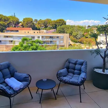 Bien Design Avec Jacuzzi Et Piscine *