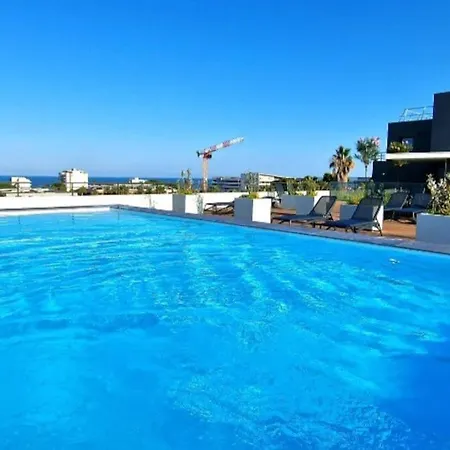 Bien Design Avec Jacuzzi Et Piscine