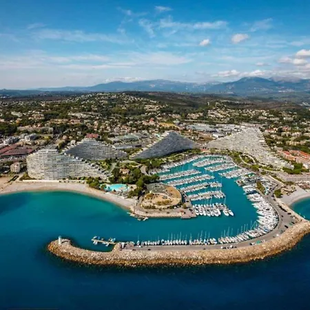 Bien Design Avec Jacuzzi Et Piscine Апартаменты *