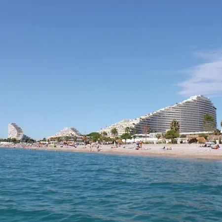 Bien Design Avec Jacuzzi Et Piscine * Вильнёв-Лубе