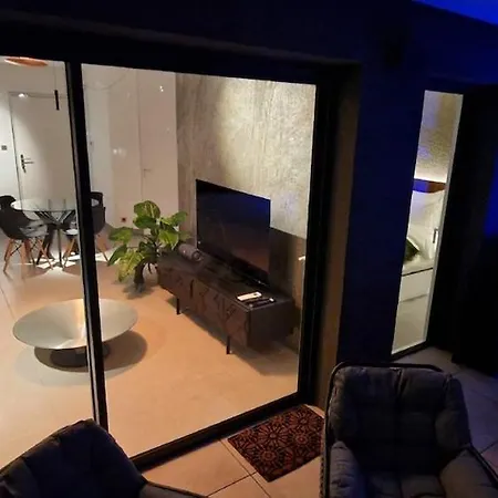아파트 Bien Design Avec Jacuzzi Et Piscine *