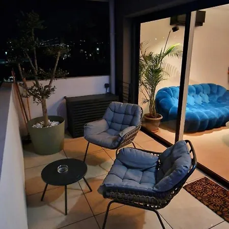 Bien Design Avec Jacuzzi Et Piscine 아파트