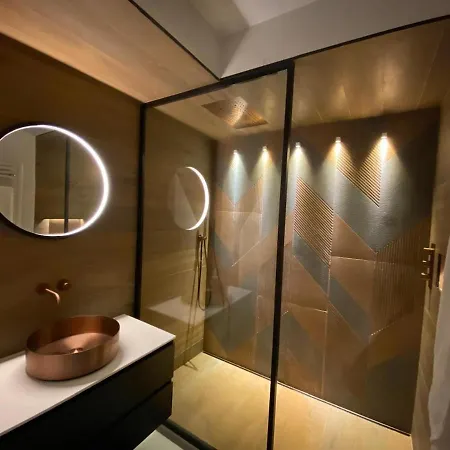 Bien Design Avec Jacuzzi Et Piscine 아파트 빌뇌브루베